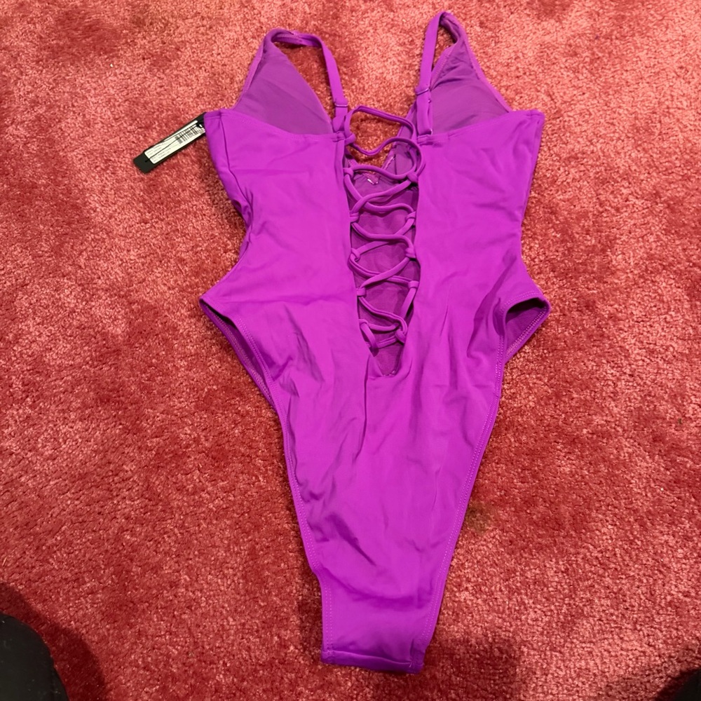Orchid Plungey High Cut One Piece Swimsuit - Picture 4 of 6